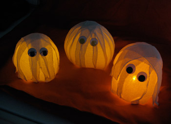 an example of a balloon ghouls lit up in the dark