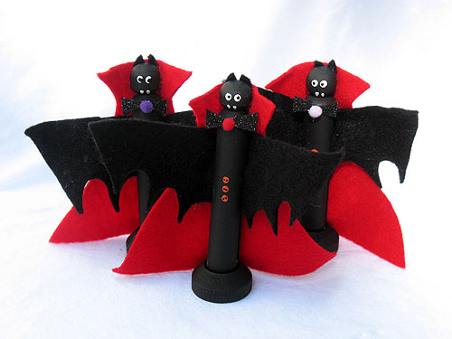an example of a vampire bats made from clothespins